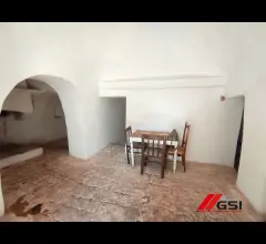 Appartamenti in Vendita - Due gruppi di trulli autentici con ampio terreno