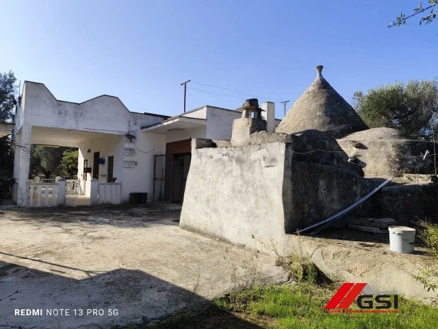 Appartamenti in Vendita - Vendesi abitazione con trullo