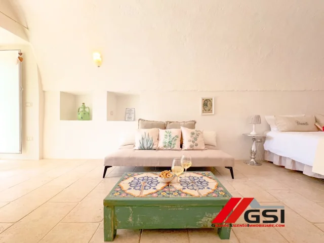 Appartamenti in Vendita - Trullo di charme con piscina in vendita a ceglie