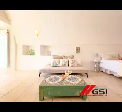 Appartamenti in Vendita - Trullo di charme con piscina in vendita a ceglie