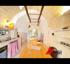 Appartamenti in Vendita - Trullo di charme con piscina in vendita a ceglie