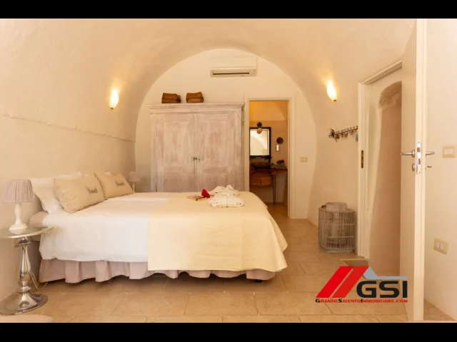 Appartamenti in Vendita - Trullo di charme con piscina in vendita a ceglie