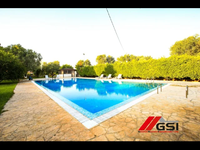 Appartamenti in Vendita - La tua villa dei sogni con piscina e verde privato