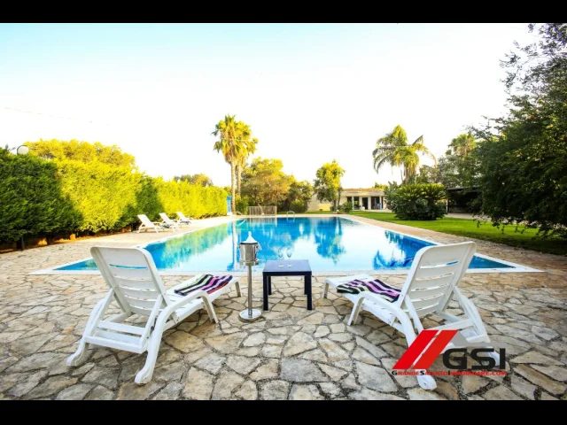 Appartamenti in Vendita - La tua villa dei sogni con piscina e verde privato