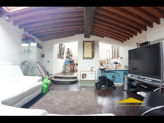 Appartamenti in Vendita - Casa in vendita a massa