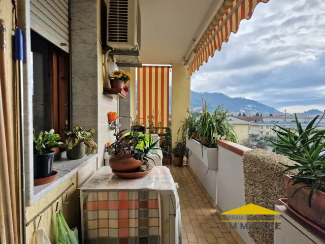 Appartamento con garage in vendita a massa