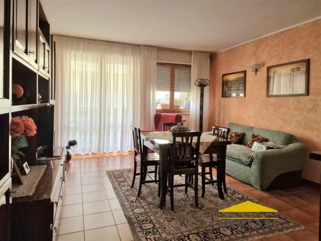Appartamenti in Vendita - Appartamento con garage in vendita a massa