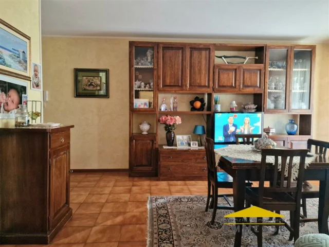 Appartamenti in Vendita - Appartamento con garage in vendita a massa