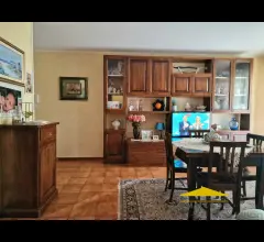 Appartamenti in Vendita - Appartamento con garage in vendita a massa