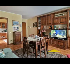 Appartamenti in Vendita - Appartamento con garage in vendita a massa