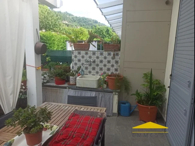 Appartamenti in Vendita - Nuova costruzione con giardino a massa centro