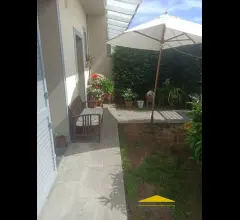 Appartamenti in Vendita - Nuova costruzione con giardino a massa centro