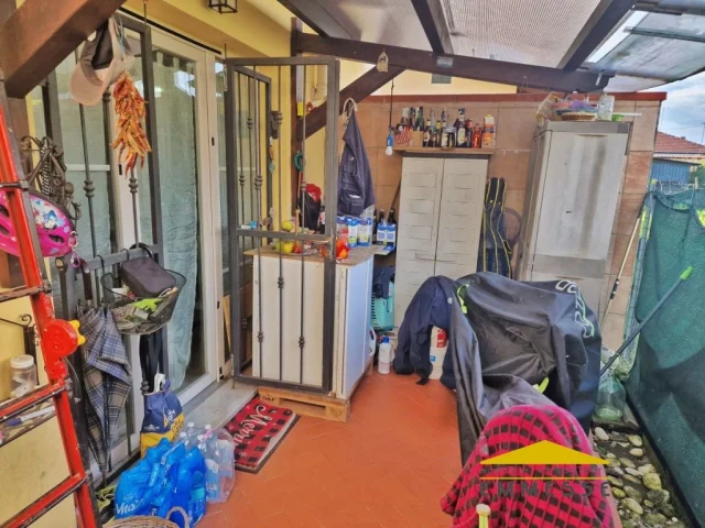 Appartamenti in Vendita - Casa con giardino in vendita a marina di massa