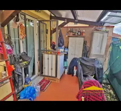 Appartamenti in Vendita - Casa con giardino in vendita a marina di massa