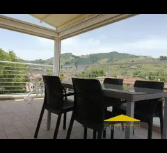 Appartamenti in Vendita - Casa con giardino in vendita a massa