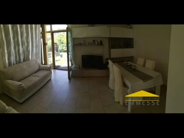 Appartamenti in Vendita - Casa con giardino in vendita a massa
