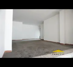 Fondo commerciale in vendita ad avenza