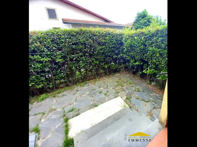 Appartamenti in Vendita - Case in vendita a marina di massa