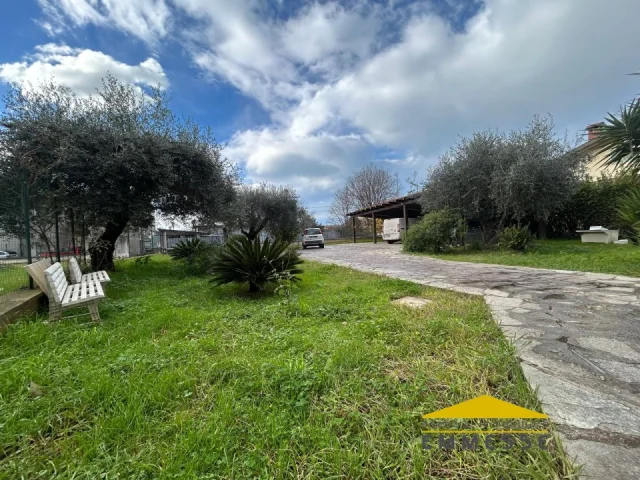Villa in vendita a massa