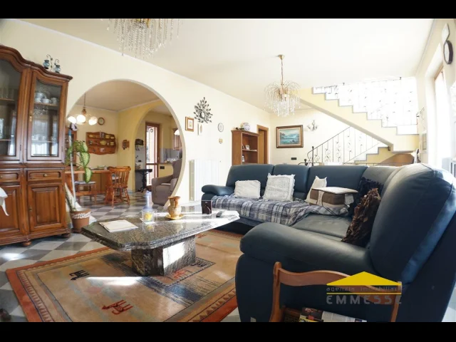 Appartamenti in Vendita - Villa in vendita a massa