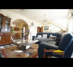 Appartamenti in Vendita - Villa in vendita a massa