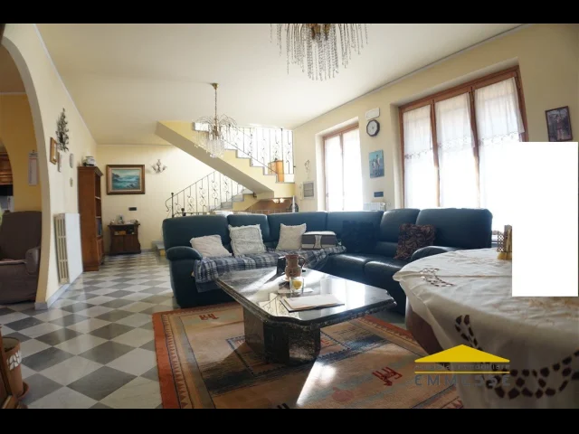 Appartamenti in Vendita - Villa in vendita a massa
