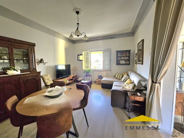 Appartamenti in Vendita - Casa indipendente in vendita a massa