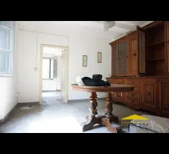 Appartamenti in Vendita - Appartamento da ristrutturare in vendita a massa