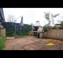 Appartamenti in Vendita - Casa con giardino in vendita a massa