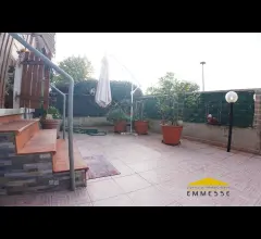 Appartamenti in Vendita - Casa con giardino in vendita a massa