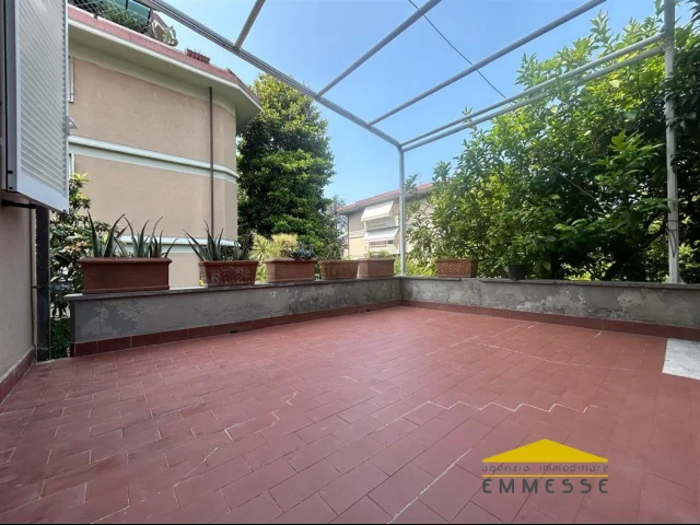Appartamenti in Vendita - Case in vendita a marina d massa