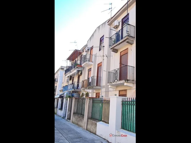 Appartamenti in Vendita - Via roma, 3 vani e servizi