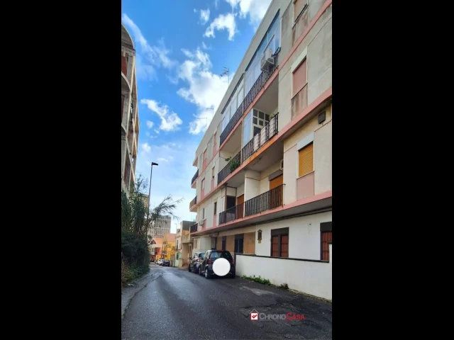 Pressi policlinico, trivani e servizi a studenti
