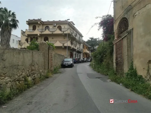 Appartamenti in Vendita - Terreno edificabile pressi svincolo gazzi  rif. vs863