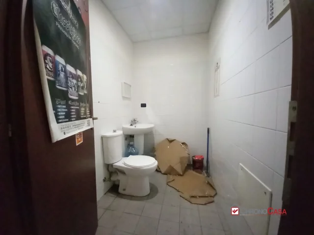 Appartamenti in Vendita - Negozio/bottega centro commerciale