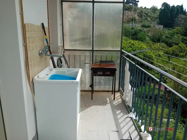 Appartamenti in Vendita - Gesso, casa indipendente e terreno