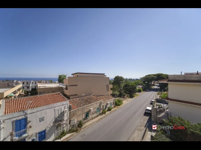Appartamenti in Vendita - Spartà, appartamento con mansarda abitabile. vista mare