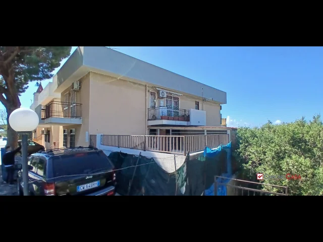 Appartamenti in Vendita - Piano torre, semindipendente con spazio esterno