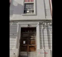 Appartamenti in Vendita - Zona nord, in stabile d'epoca semicantinato 3 camere+bagno