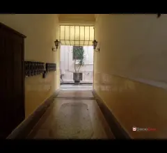 Appartamenti in Vendita - Zona nord, in stabile d'epoca semicantinato 3 camere+bagno