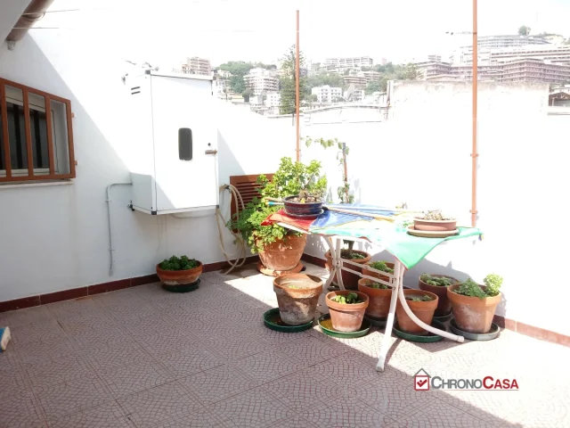 Appartamenti in Vendita - Via del bufalo ampia mansarda di 6 vani e doppi servizi