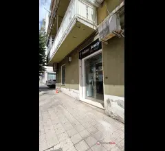 Appartamenti in Vendita - Provinciale locale commerciale 2 luci