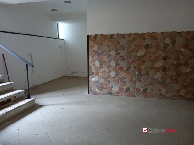 Ampio locale deposito o magazzino tremestieri