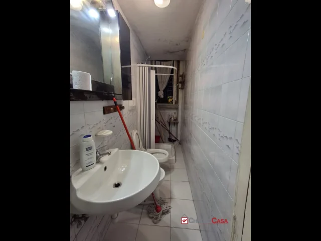 Appartamenti in Vendita - Ampie camere zona centro studenti/lavoratori