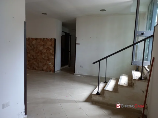 Appartamenti in Vendita - Bottega piano terra zonatremestieri