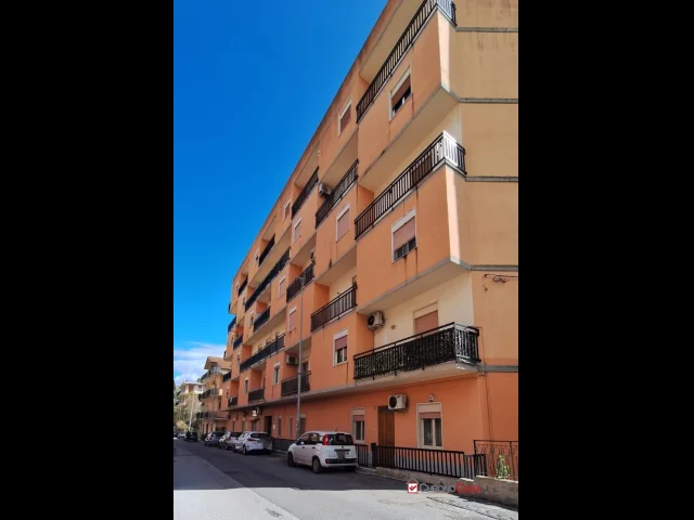Appartamenti in Vendita - Bordonaro,luminoso pentavani e servizi,ampi balconi