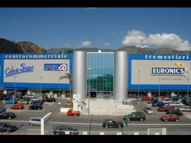 Centro commerciale tremestieri locale commerciale rif.vs907