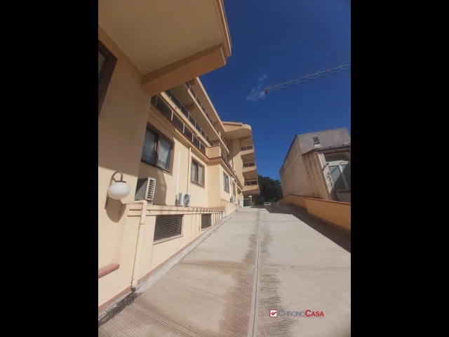 Appartamenti in Vendita - Sant'agata box di 80 mq vista mare