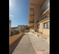 Appartamenti in Vendita - Sant'agata box di 80 mq vista mare