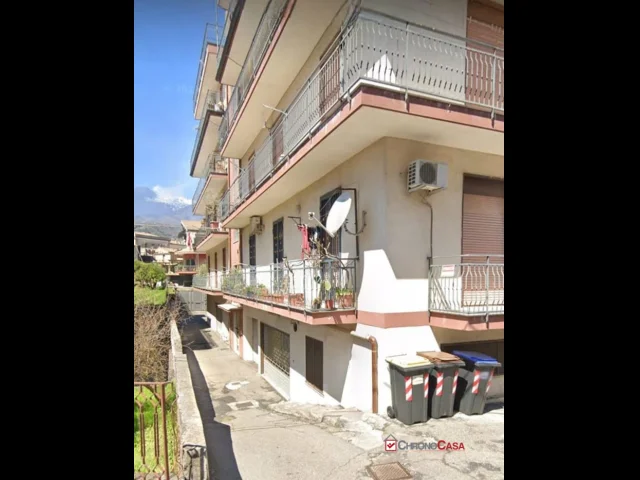 Appartamenti in Vendita - Giarre, appartamento di circa 120 mq oltre garage